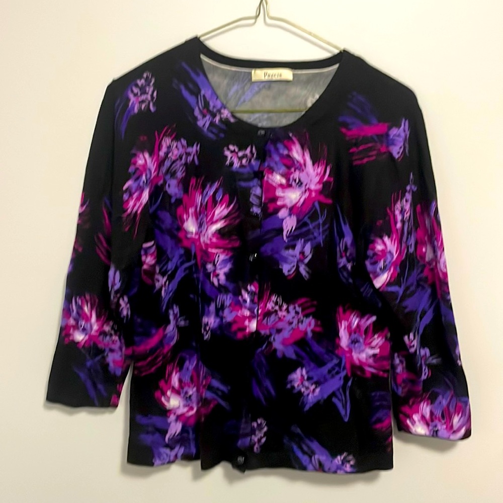 Précis flower cardigan. Size: M
